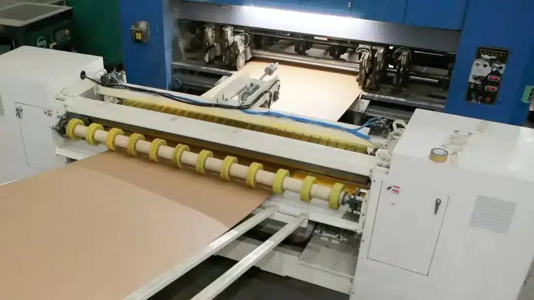 Cardboard folding Machine